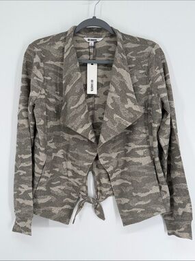 BB Dakota Open Front Cardigan/Lightweight Jacket NWT Size Large Gray Camo